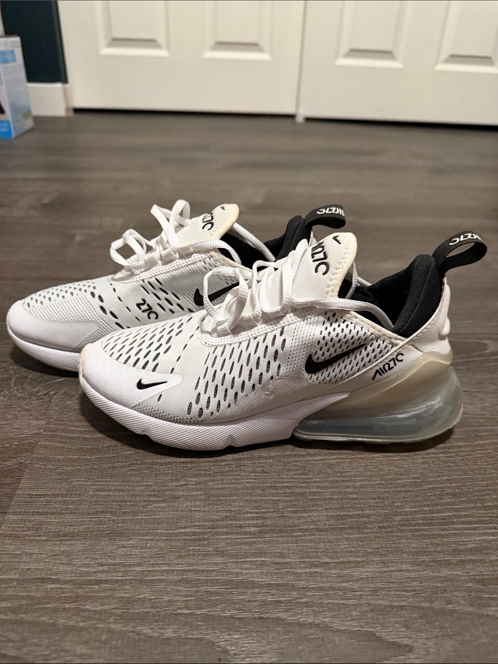 Nike White and Black Air 270 Mesh Running Shoes - Picture 5 of 9